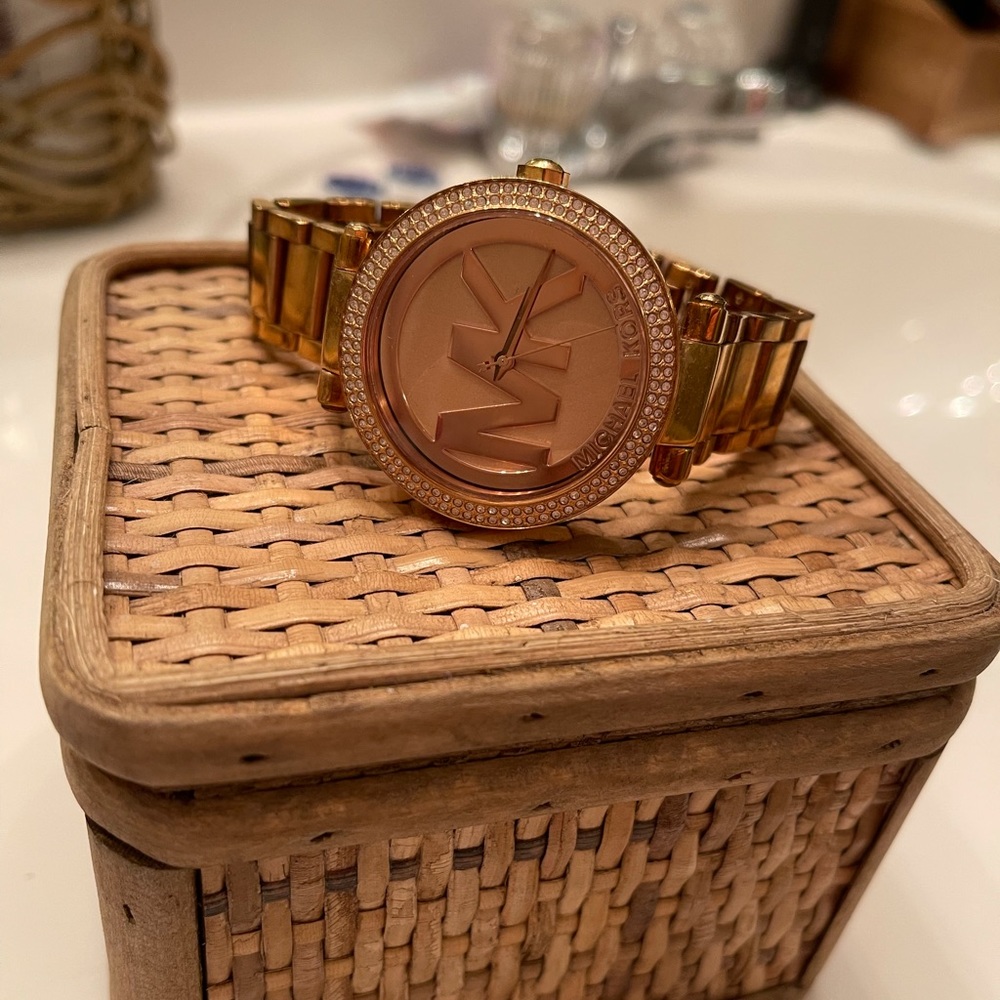 Micheal Kors rose gold watch